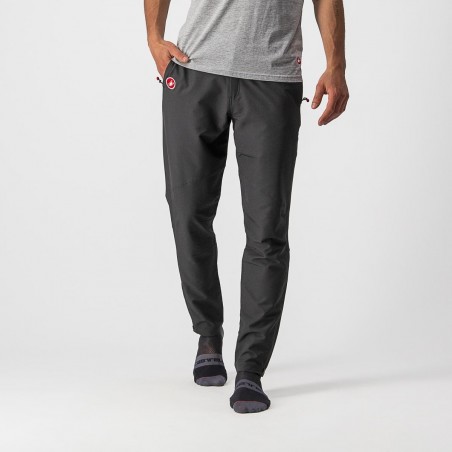 Pantaloni lungi casual...